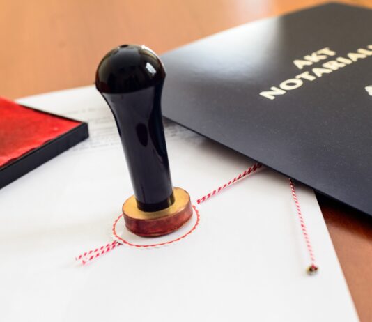 Czym rożni się umowa przedwstępna notarialna od cywilnoprawnej?