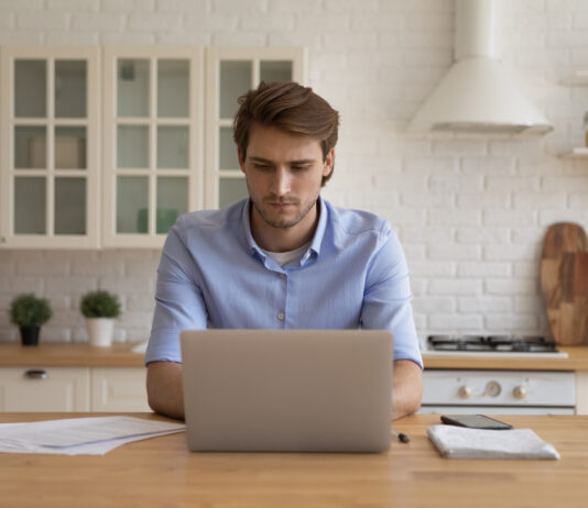 Czynsz najmu a opłaty eksploatacyjne – jak się rozliczać? Czynsz najmu a opłaty eksploatacyjne