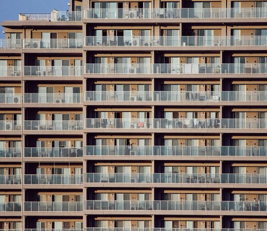 Mieszkanie w spadku po rodzicach – co dalej? Co zrobić z mieszkaniem po spodku?