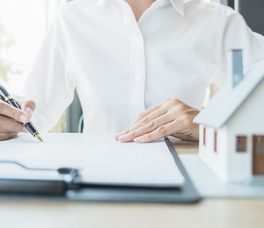 Umowa przyrzeczona – co musisz o niej wiedzieć? Umowa sprzedaży nieruchomości