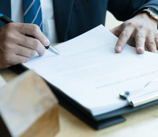 Cesja umowy deweloperskiej – co to jest i jak z niej skorzystać? wpisy w umowie sprzedaży