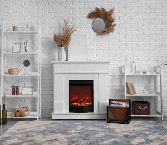 Mieszkanie z kominkiem – czy to możliwe? kominek we wnętrzu