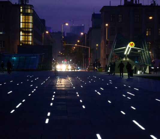 Odległość domu od drogi czyli co warto wiedzieć przed zakupem działki mieszkanie a bliskość drogi